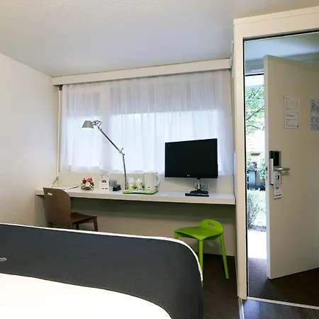 Hotel Campanile Cergy-pontoise 3*