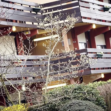 Campanile Nature - Cergy 호텔 3*