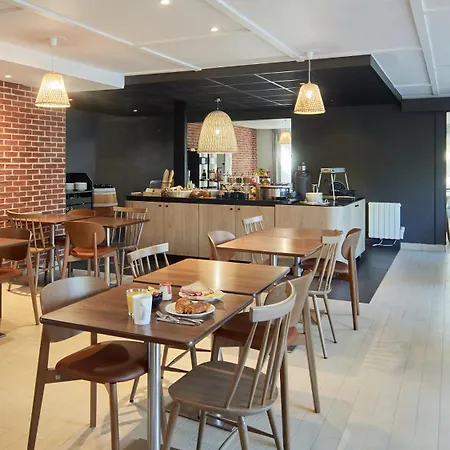Campanile Nature - Cergy 호텔 3*