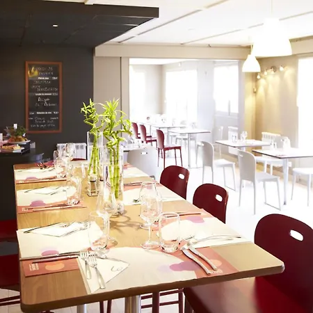 Hotel Campanile Cergy-pontoise 3*